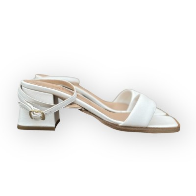 sandalo Mery in pelle bianco