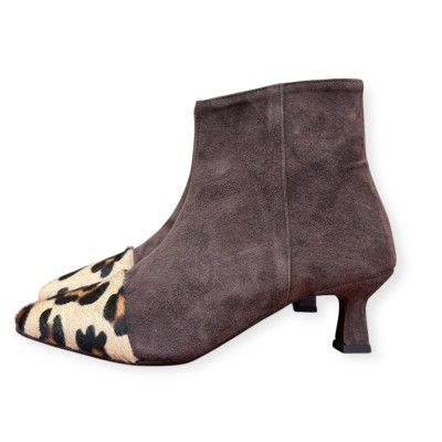 stivaletto Giuly in camoscio marrone inserto animalier u