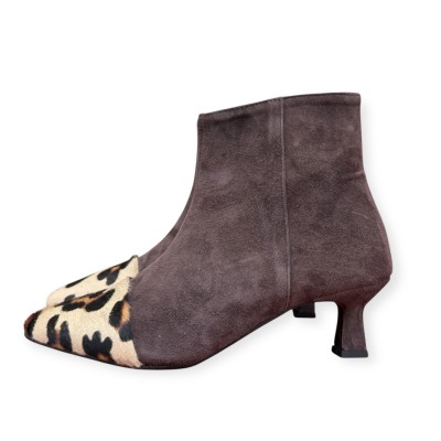 stivaletto Giuly in camoscio marrone inserto animalier u