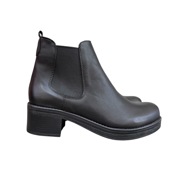 beatles  Alba  in pelle nera