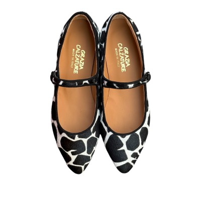 ballerina Chiara in pelle animalier giraffa fondo bianco