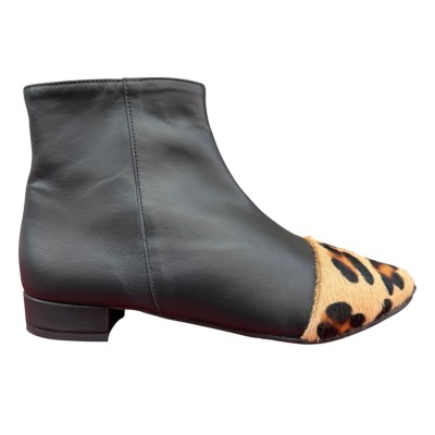 stivaletto Mimy in pelle nero e inserto animalier maculato