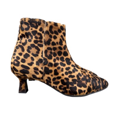 stivaletto Giuly in pelle animalier maculato
