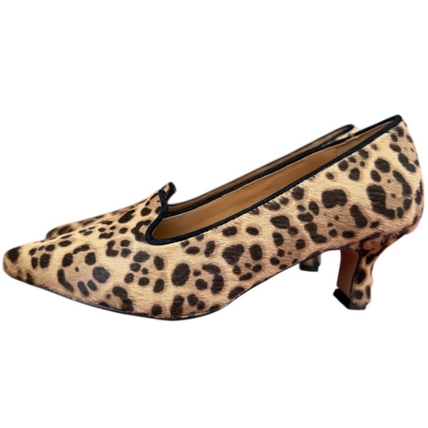 decollete Venere in pelle animalier maculato