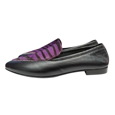 mocassino Carol in pelle nero e inserto animlaier viola