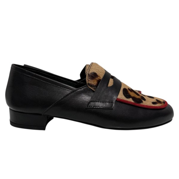 mocassino Benny in pelle nero  e inserto animalier maculato