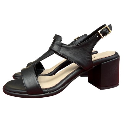 sandalo Eloise in pele nero.