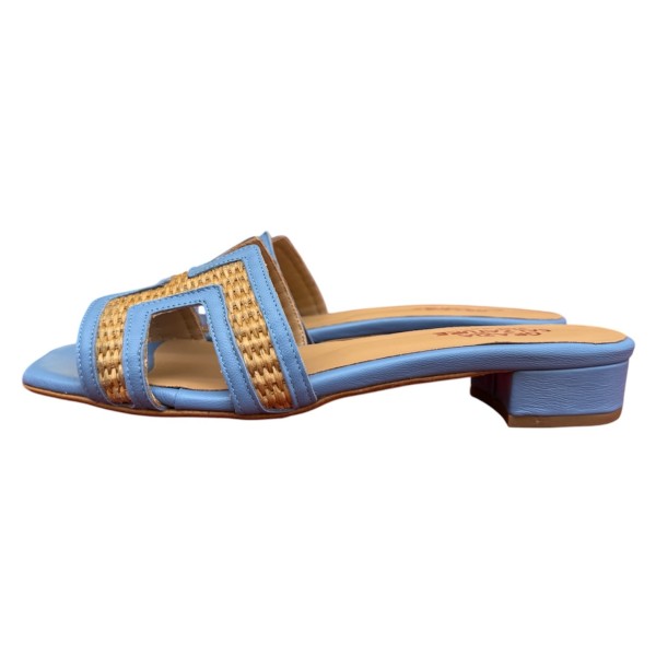 ciabattina Lolita in pelle azzurra e rafia