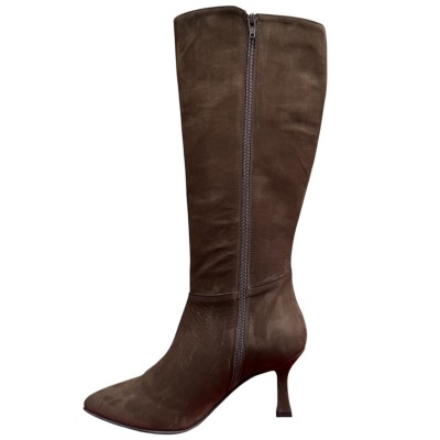 Stivale Tommy in nabuk cioccolato.