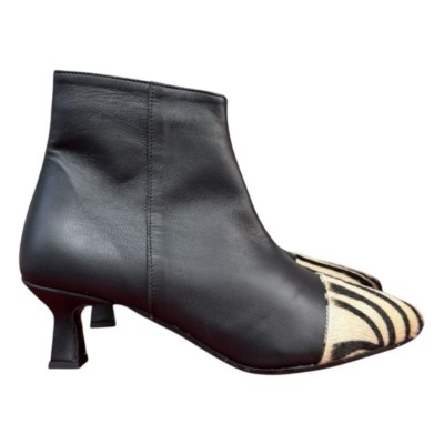 stivaletto Giuly in pelle nero e inserto animalier zebra