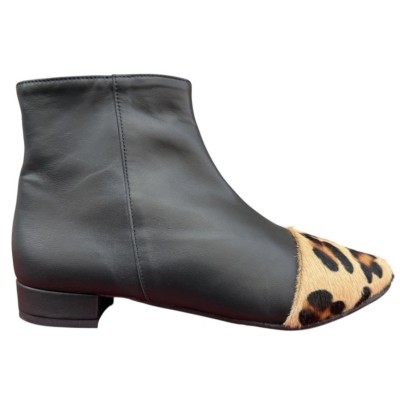 stivaletto Mimy in pelle nero e inserto animalier maculato