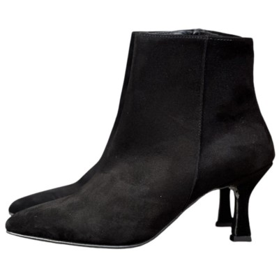 stivaletto Ariete in camoscio nero.