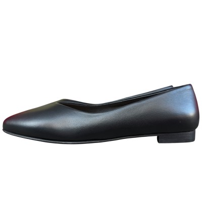 ballerina Vale in pelle nera
