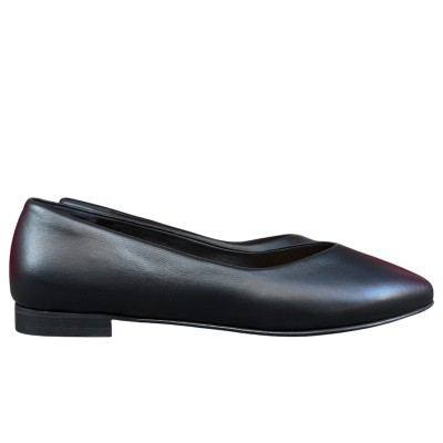 ballerina Vale in pelle nera